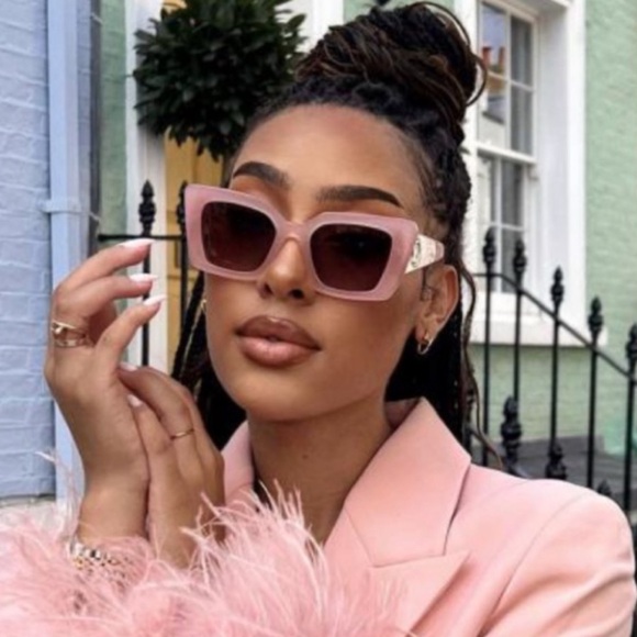 Burberry - translucent pink/nude square frame sunglasses 51-20-140- NWT - Picture 3 of 15